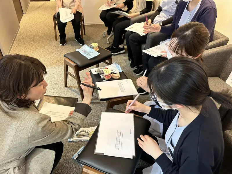 院内研修の様子05（外部講師による実技指導）